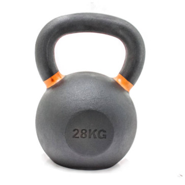 Kettlebell på 28 kg med orange markeringer der viser vægten.