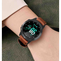 Smartwatch med brun rem